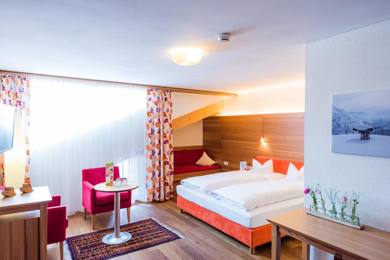 Hotel Walserberg Warth  Экстерьер фото